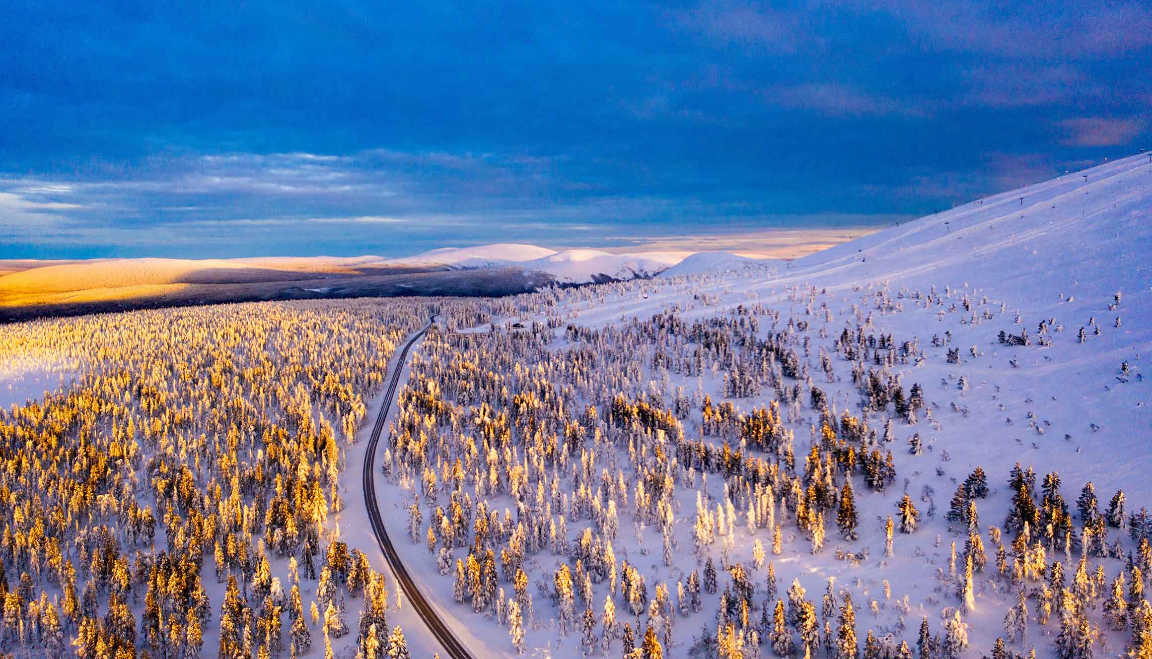 Vinterväg i norra Sverige